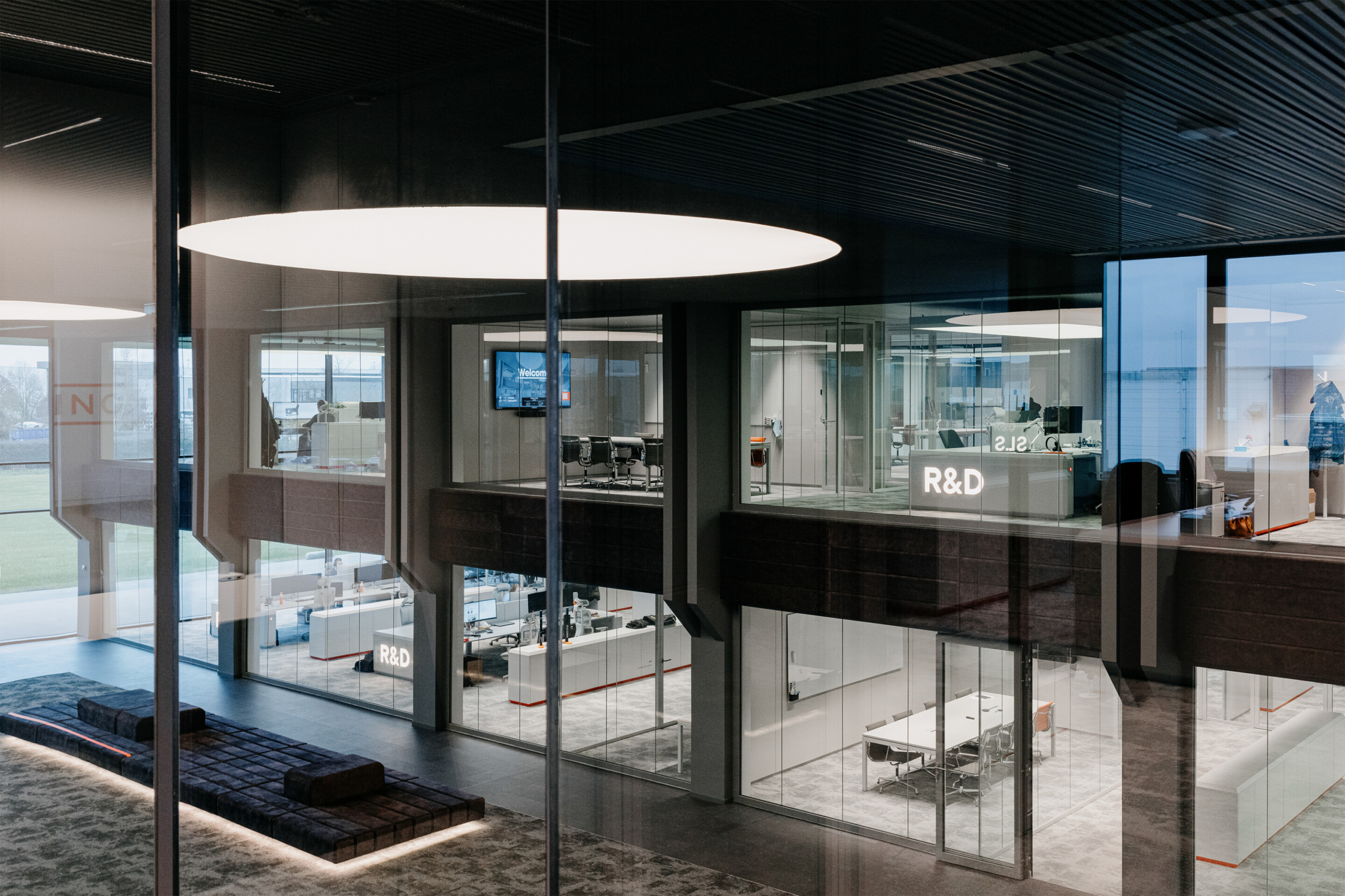 Skinn Locinox Interior 1